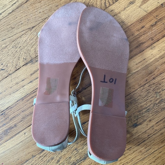 New Miss Lola "TYREE" Gold Chain Canvas Sandals Size 8.5 - Picture 8 of 10